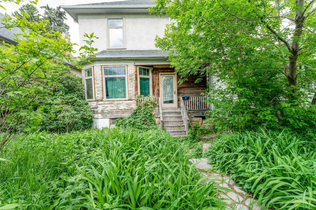 2108 8 Street SE Calgary AB T2G 3A2