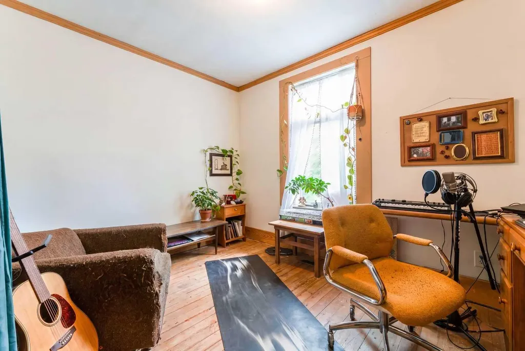 2108 8 Street SE Calgary AB T2G 3A2