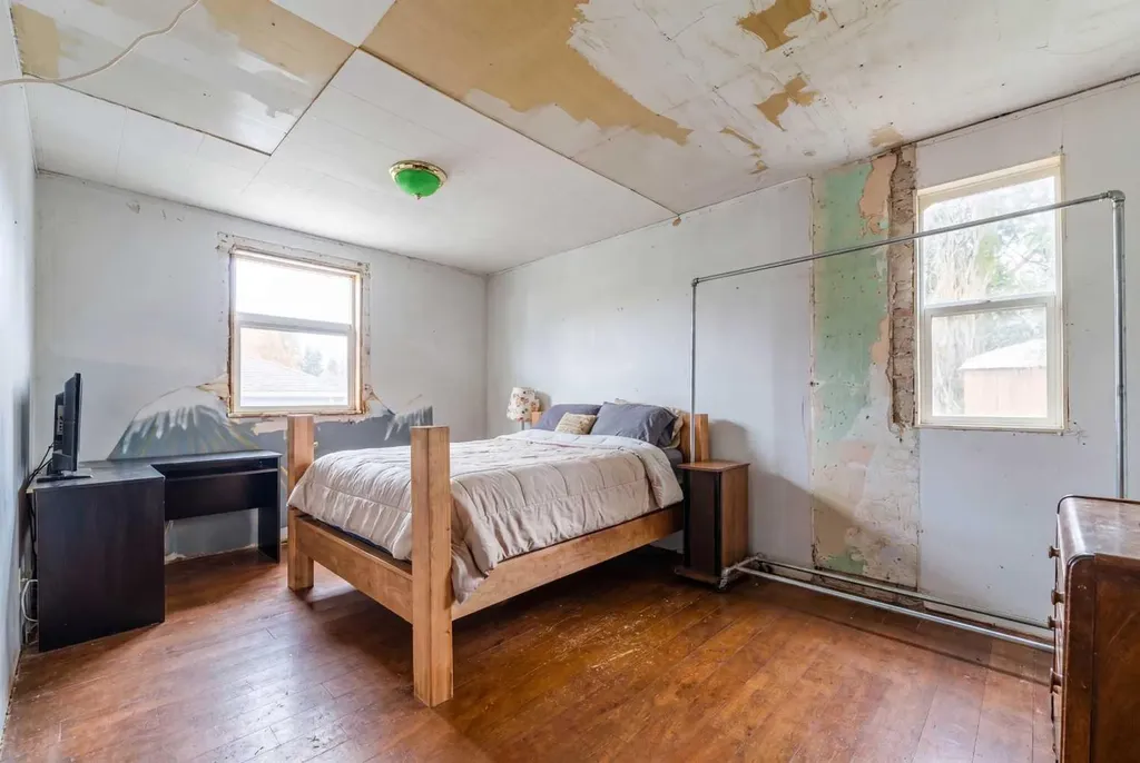 2108 8 Street SE Calgary AB T2G 3A2
