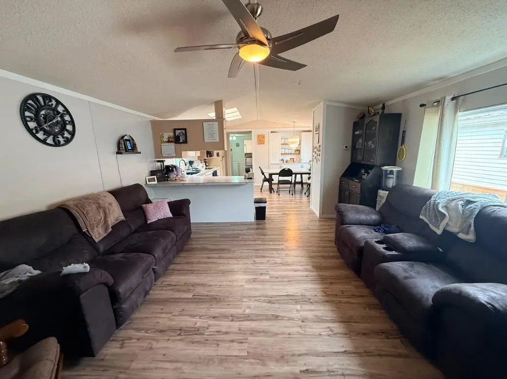 10109 105 Avenue La Crete AB T0H 2H0