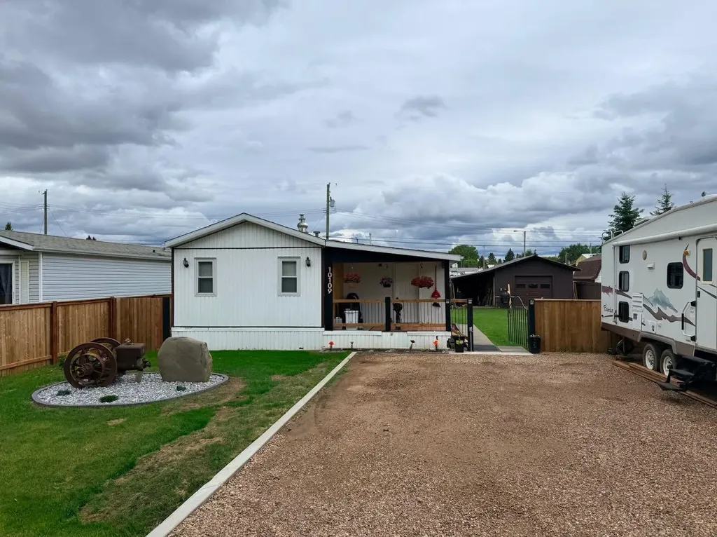 10109 105 Avenue La Crete AB T0H 2H0