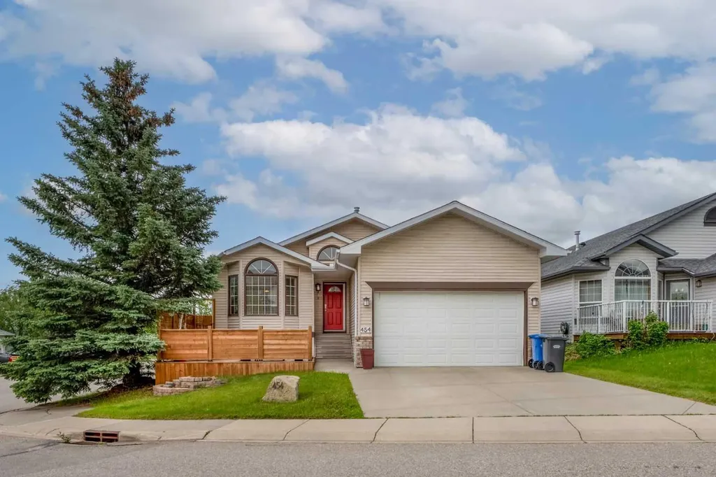 454 Sheep River Point Okotoks AB T1S 1S3