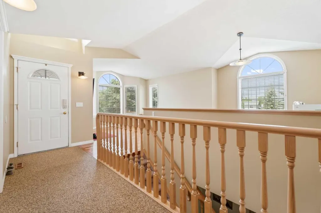454 Sheep River Point Okotoks AB T1S 1S3