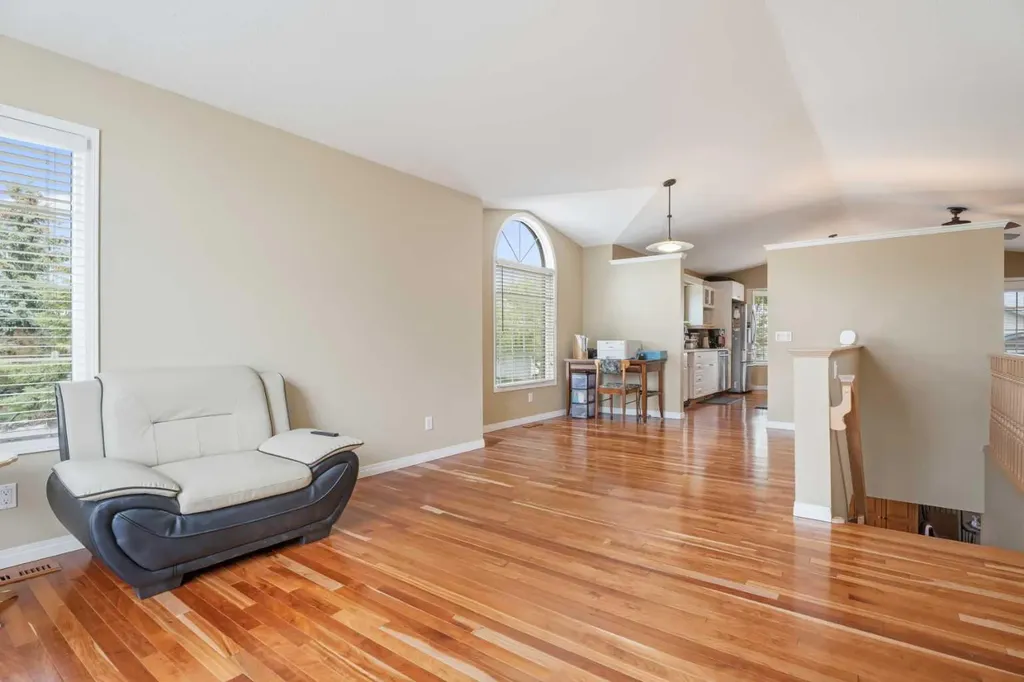 454 Sheep River Point Okotoks AB T1S 1S3