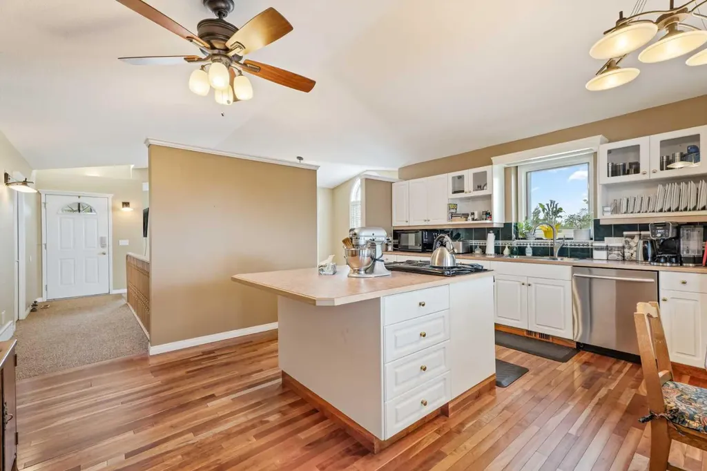 454 Sheep River Point Okotoks AB T1S 1S3