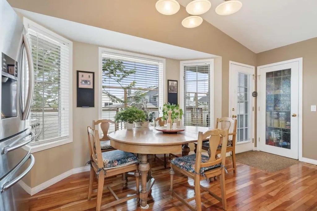 454 Sheep River Point Okotoks AB T1S 1S3