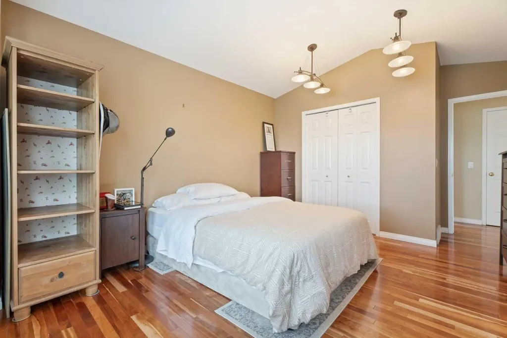 454 Sheep River Point Okotoks AB T1S 1S3