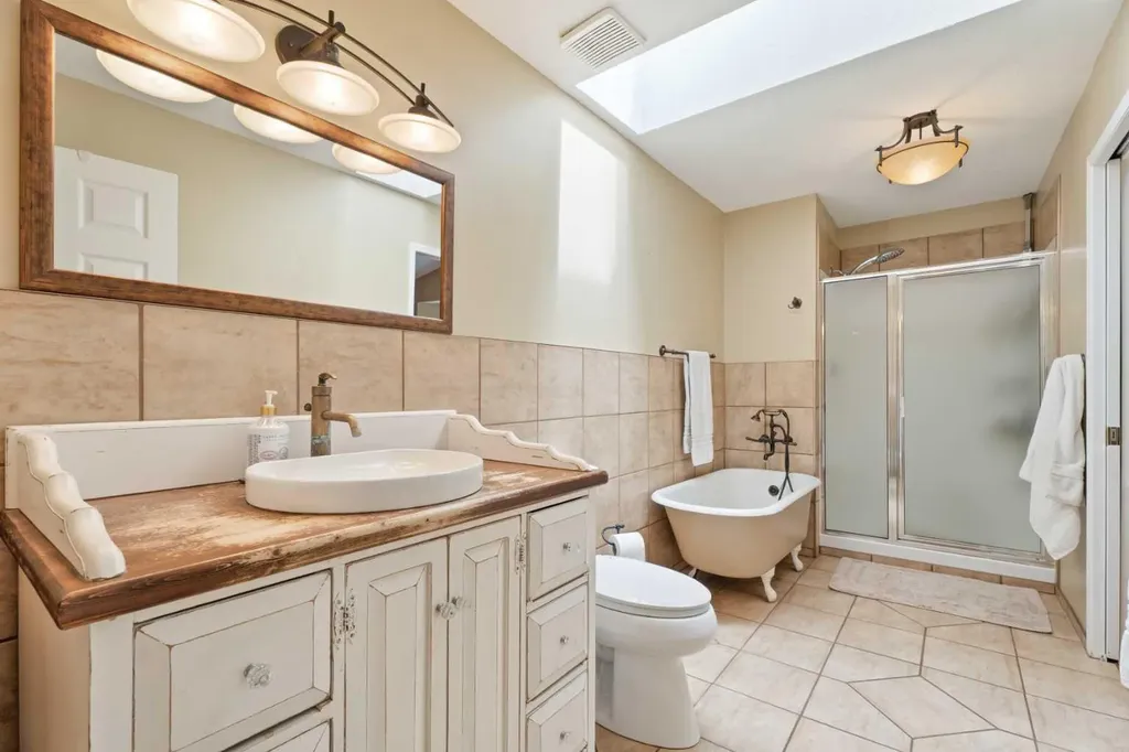 454 Sheep River Point Okotoks AB T1S 1S3