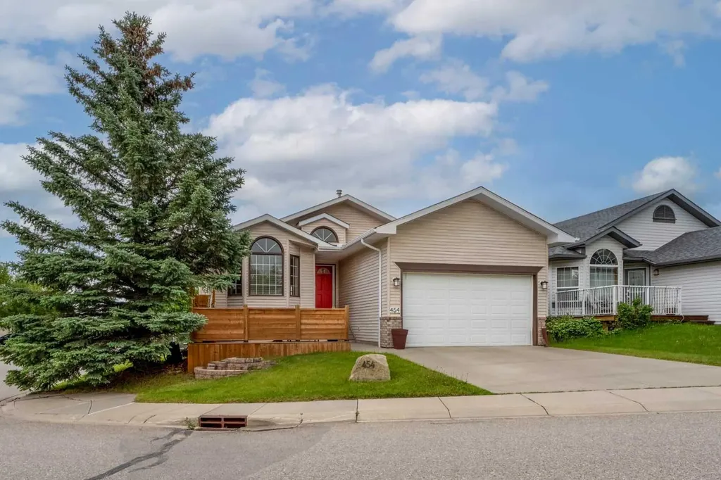 454 Sheep River Point Okotoks AB T1S 1S3