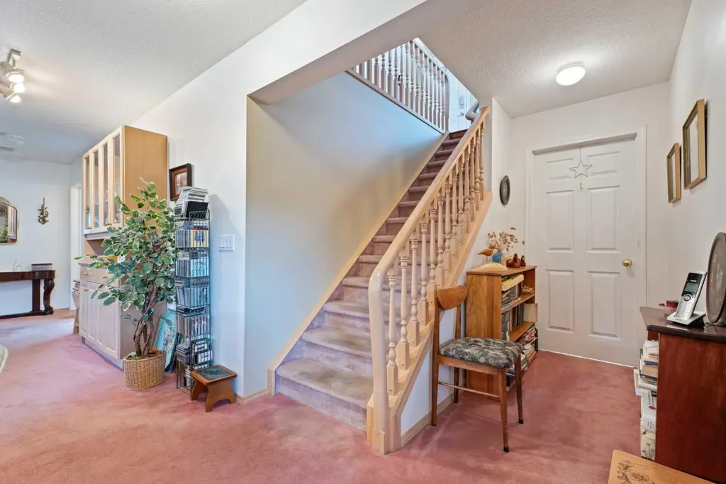 454 Sheep River Point Okotoks AB T1S 1S3