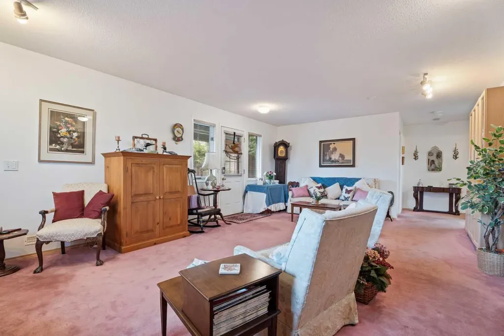 454 Sheep River Point Okotoks AB T1S 1S3