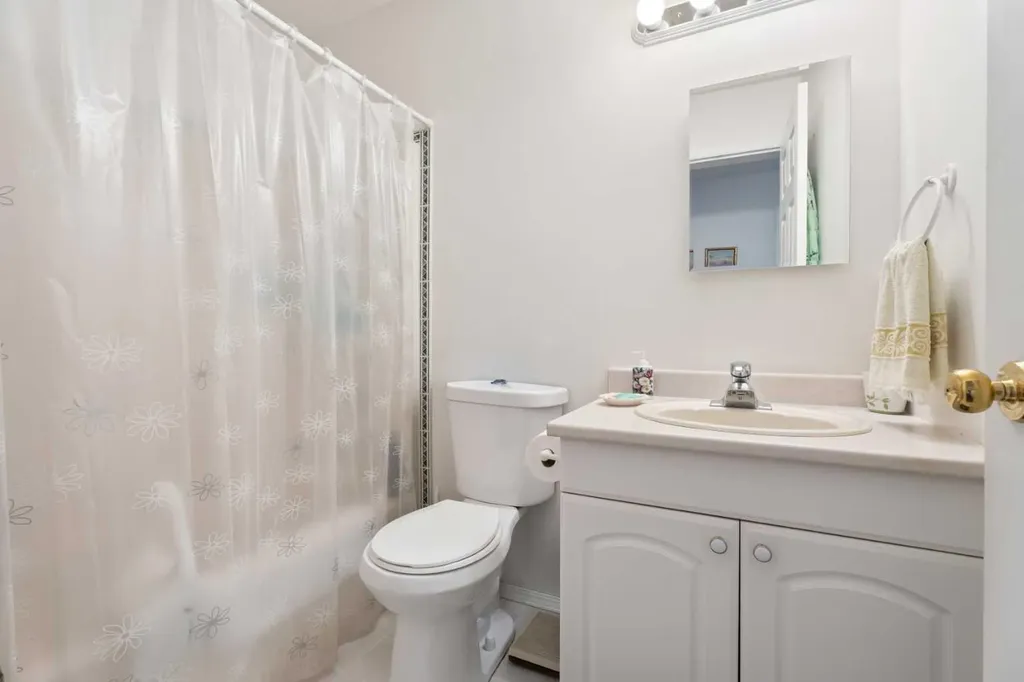 454 Sheep River Point Okotoks AB T1S 1S3