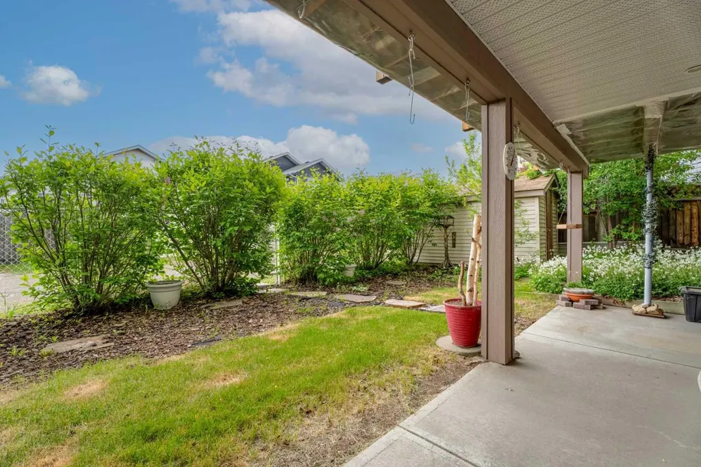 454 Sheep River Point Okotoks AB T1S 1S3