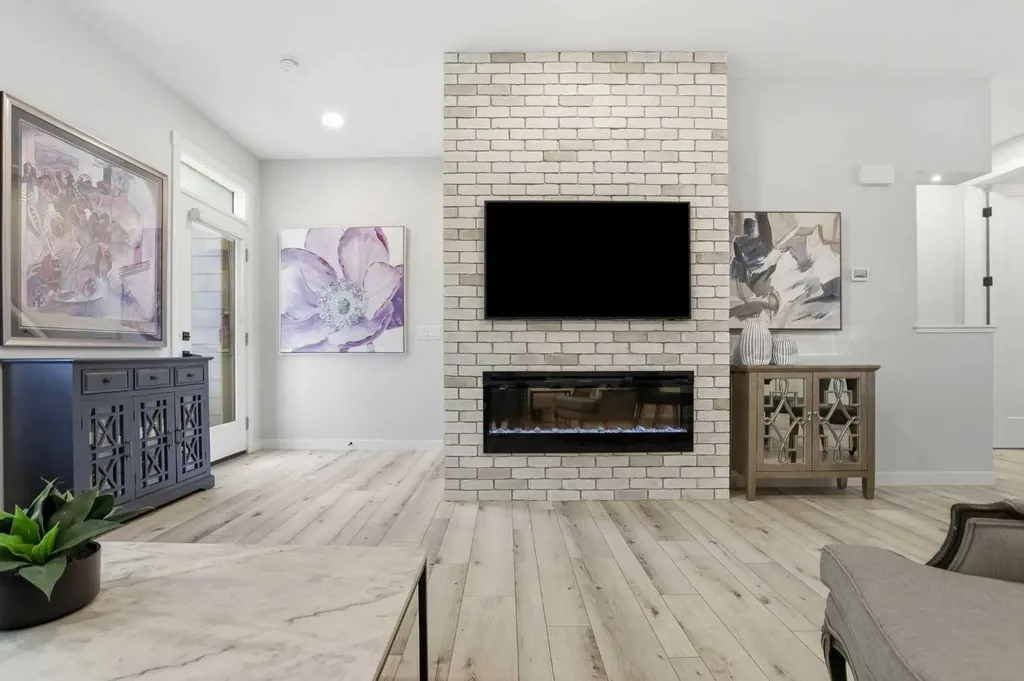 808 Greenbriar Common NW Calgary AB T3B6J2
