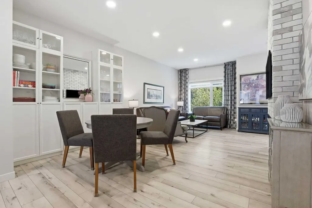 808 Greenbriar Common NW Calgary AB T3B6J2