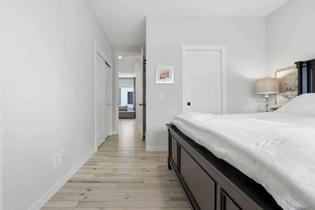 808 Greenbriar Common NW Calgary AB T3B6J2