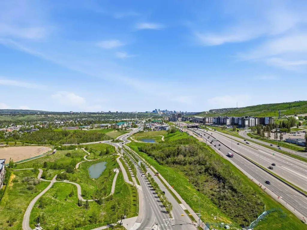 808 Greenbriar Common NW Calgary AB T3B6J2
