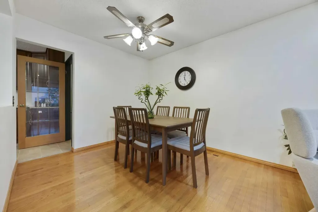 7035 Huntercrest Road NW Calgary AB T2K 4J9