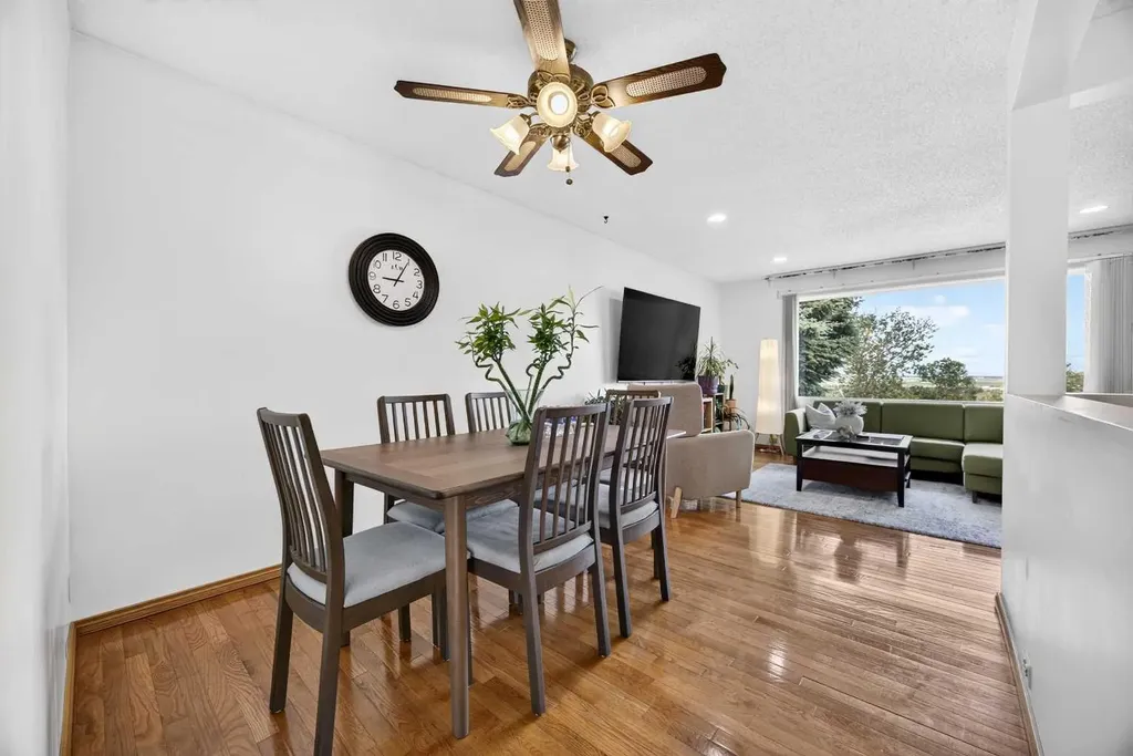 7035 Huntercrest Road NW Calgary AB T2K 4J9