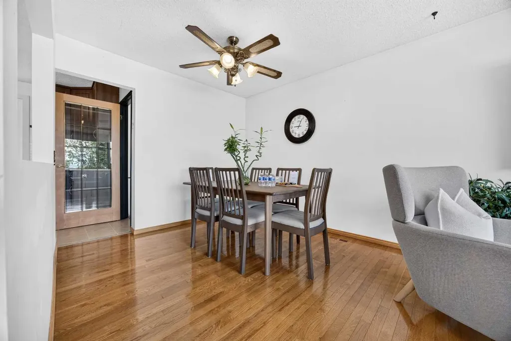 7035 Huntercrest Road NW Calgary AB T2K 4J9