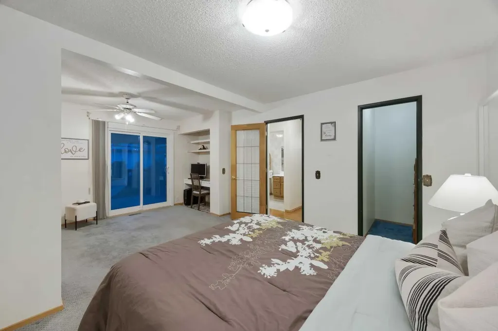 7035 Huntercrest Road NW Calgary AB T2K 4J9