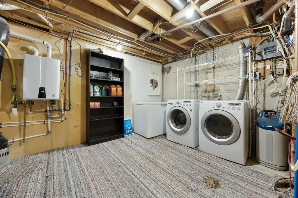 7035 Huntercrest Road NW Calgary AB T2K 4J9