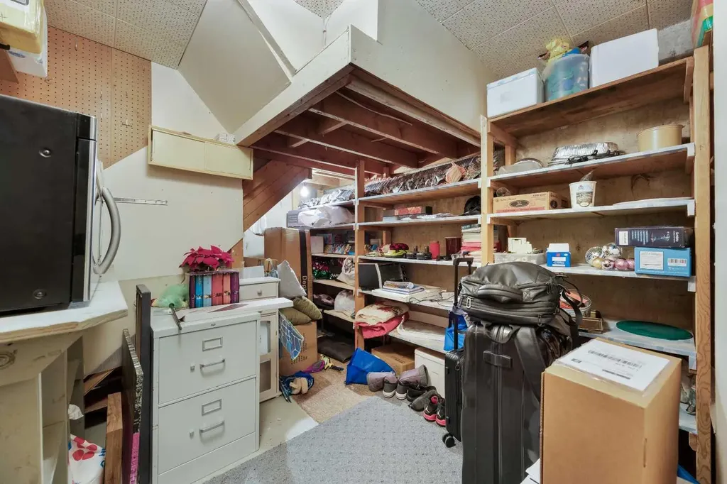 7035 Huntercrest Road NW Calgary AB T2K 4J9
