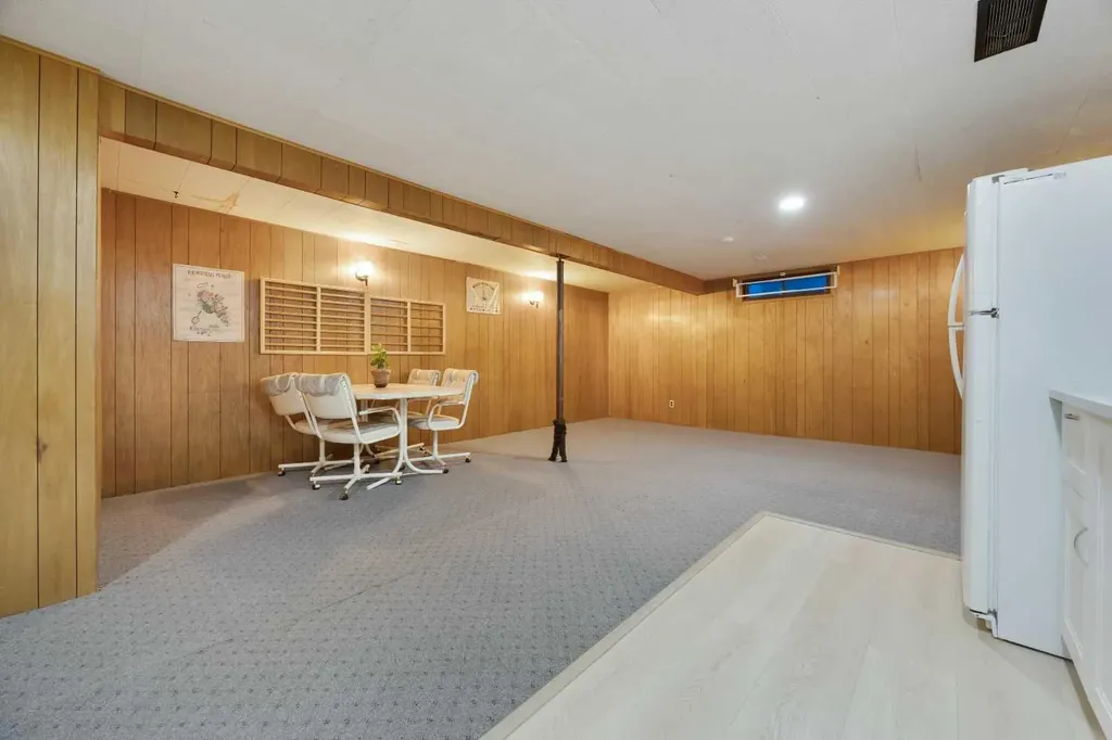 7035 Huntercrest Road NW Calgary AB T2K 4J9
