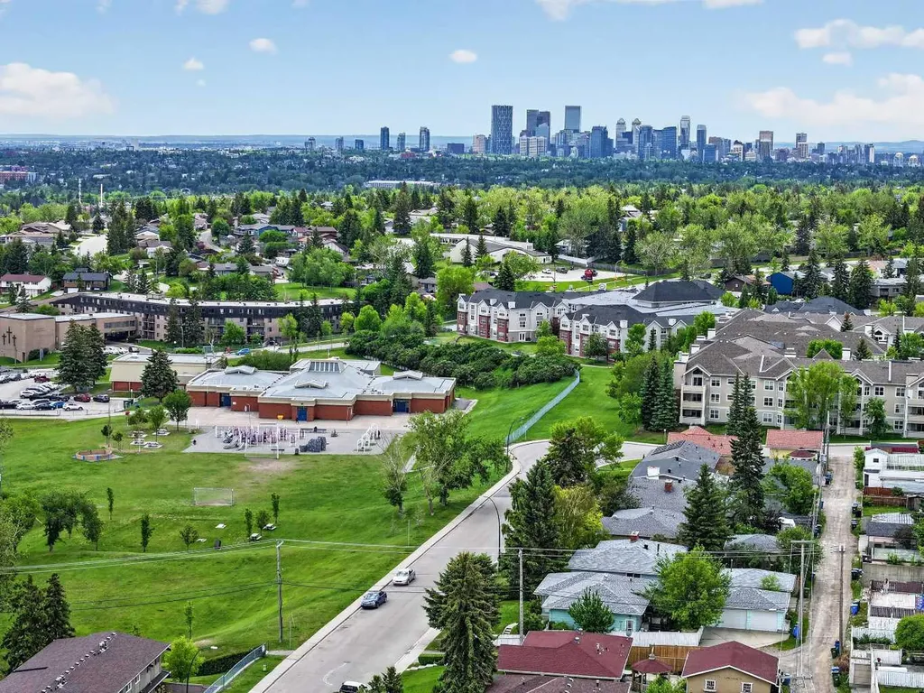 7035 Huntercrest Road NW Calgary AB T2K 4J9