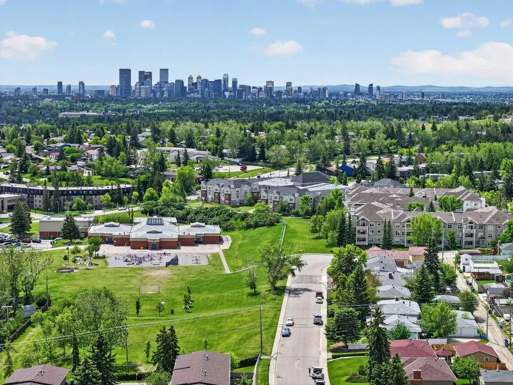 7035 Huntercrest Road NW Calgary AB T2K 4J9