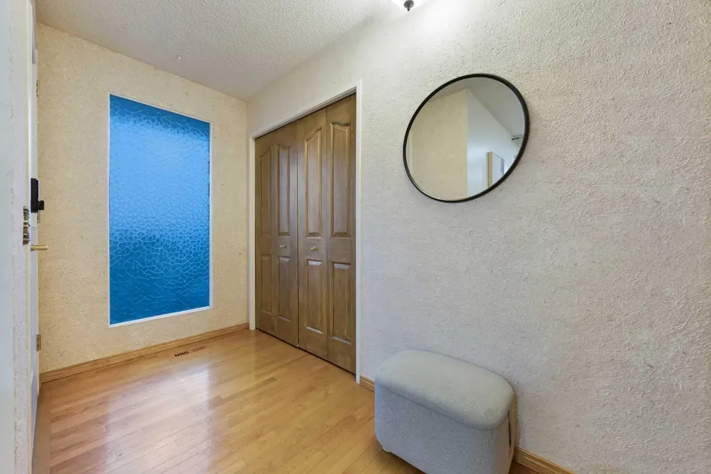 7035 Huntercrest Road NW Calgary AB T2K 4J9