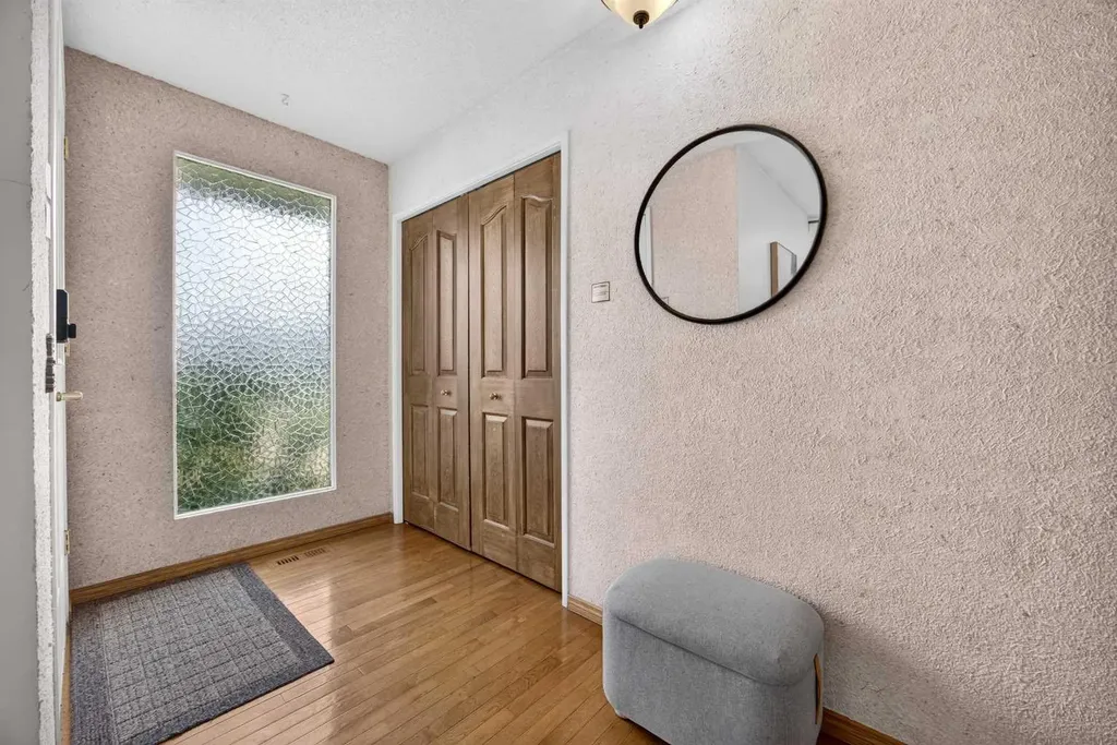 7035 Huntercrest Road NW Calgary AB T2K 4J9