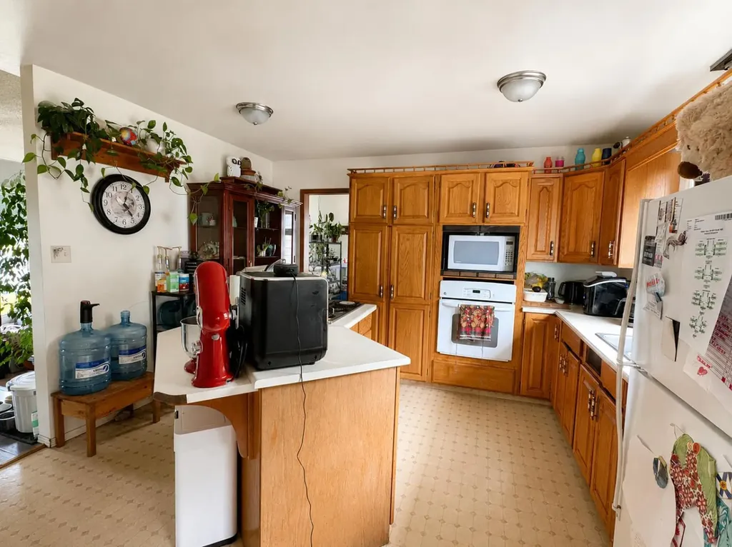 5620 57 Street Rocky Mountain House AB T4T1H7