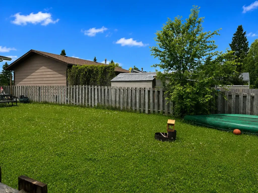 5620 57 Street Rocky Mountain House AB T4T1H7