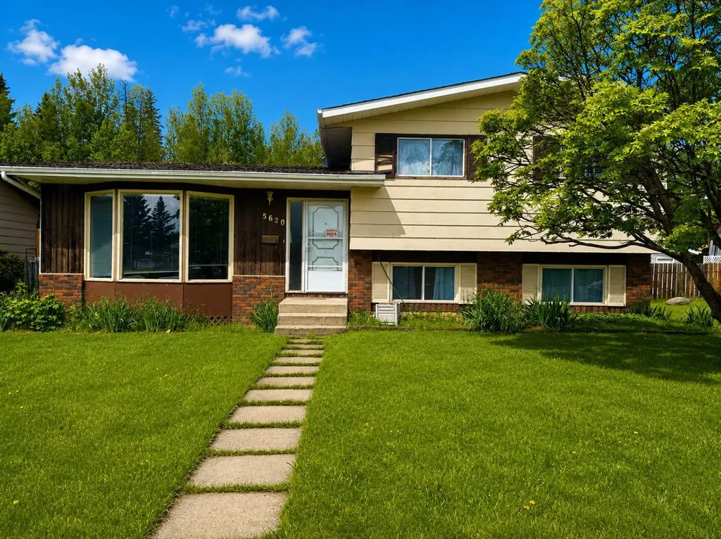 5620 57 Street Rocky Mountain House AB T4T1H7