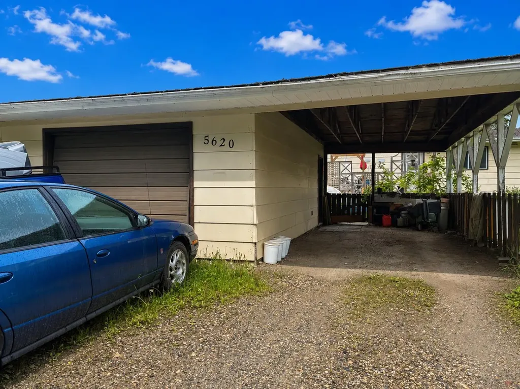 5620 57 Street Rocky Mountain House AB T4T1H7