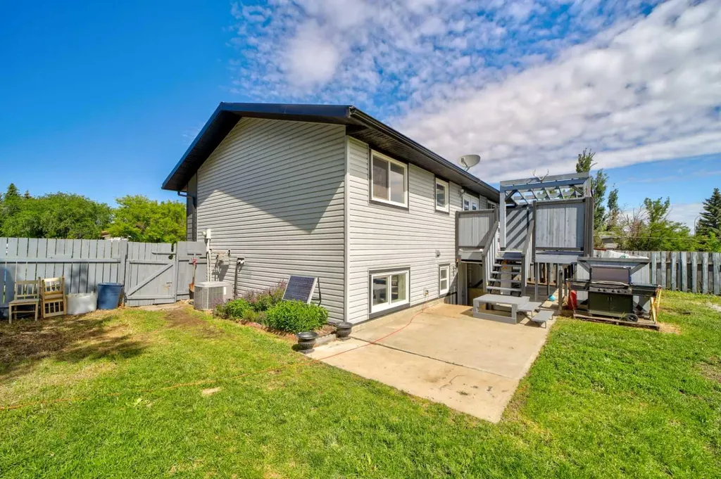 162 Pensacola Court W Lethbridge AB T1K4R6