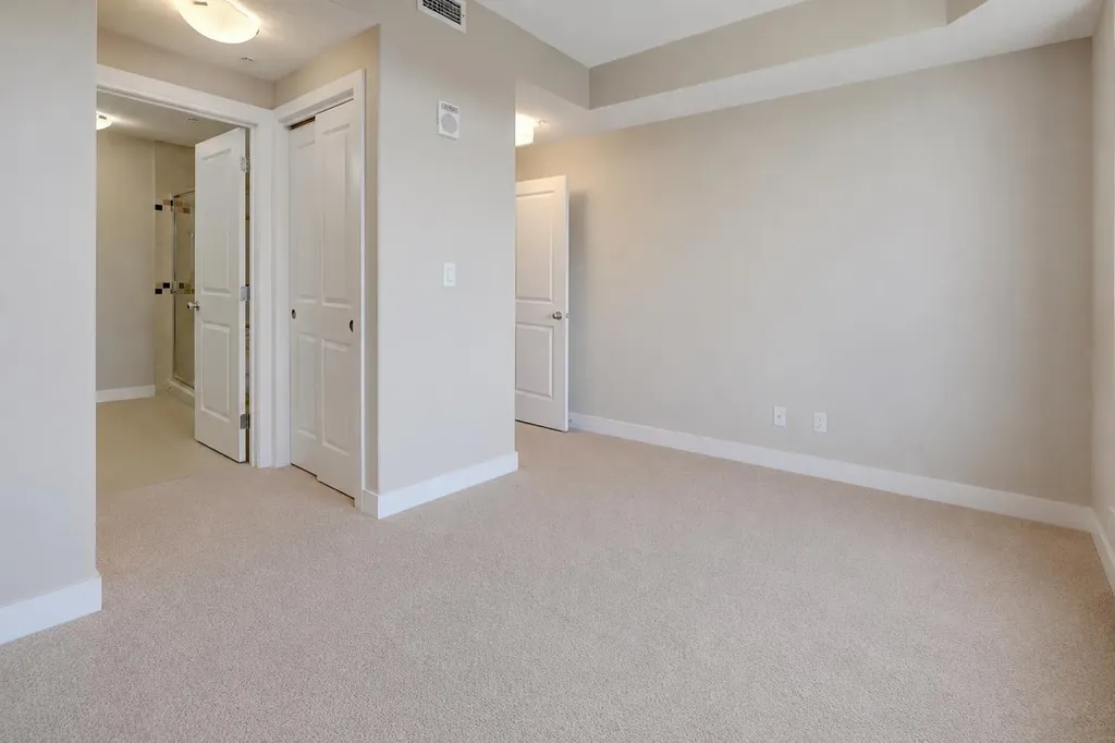 16 Varsity Estates Circle NW Calgary AB T3A 2C5