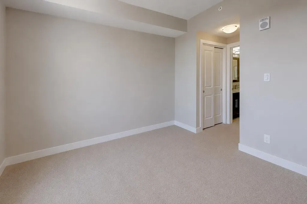 16 Varsity Estates Circle NW Calgary AB T3A 2C5