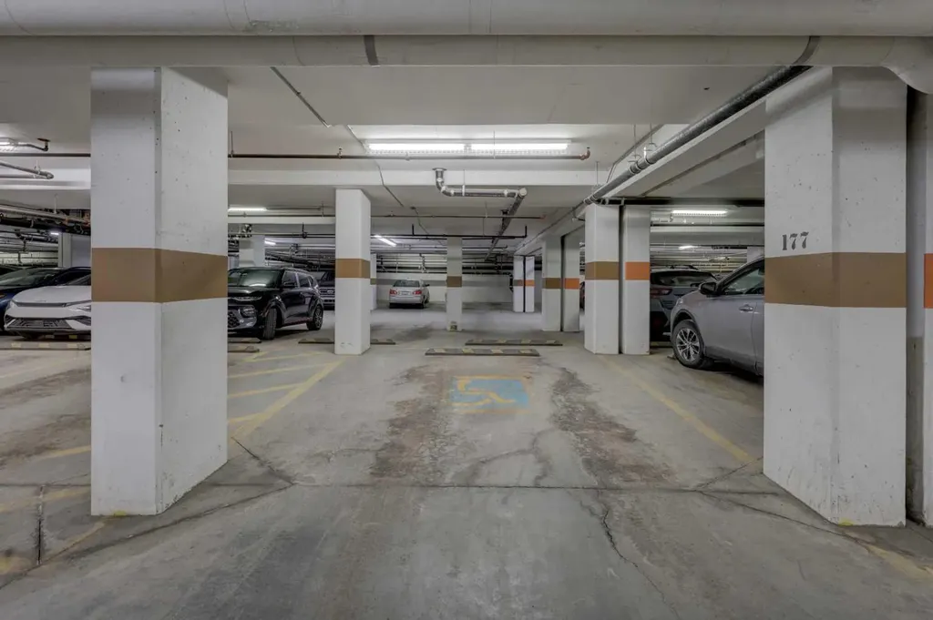 16 Varsity Estates Circle NW Calgary AB T3A 2C5