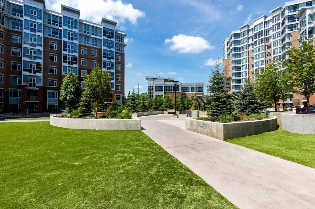 16 Varsity Estates Circle NW Calgary AB T3A 2C5
