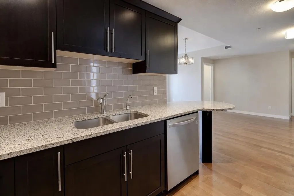 16 Varsity Estates Circle NW Calgary AB T3A 2C5