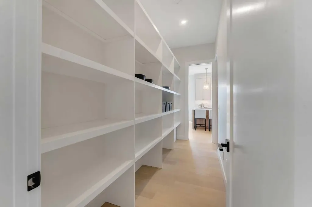924 South Shore Terrace Chestermere AB T1X 3G1