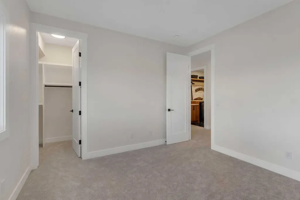 924 South Shore Terrace Chestermere AB T1X 3G1