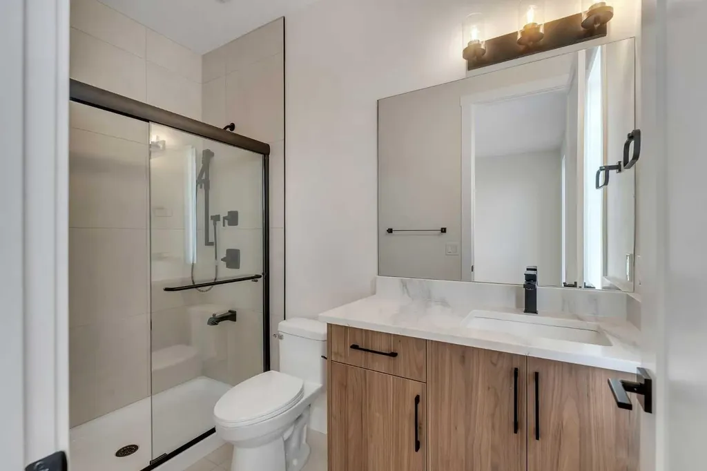 924 South Shore Terrace Chestermere AB T1X 3G1