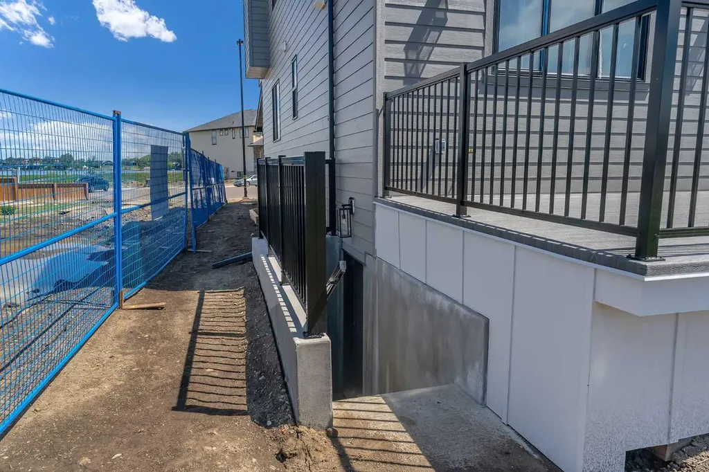 924 South Shore Terrace Chestermere AB T1X 3G1