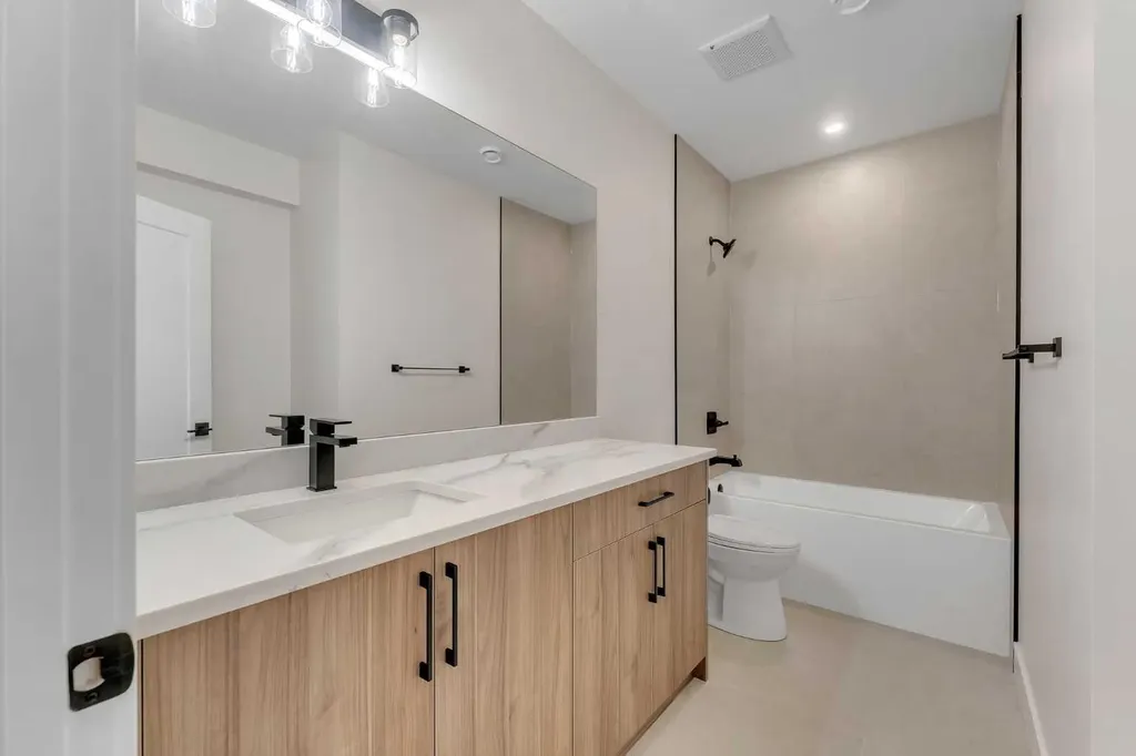 924 South Shore Terrace Chestermere AB T1X 3G1