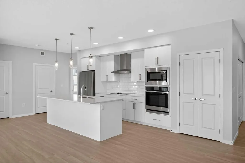 33 Carringham Gate NW Calgary AB T3P 2H6