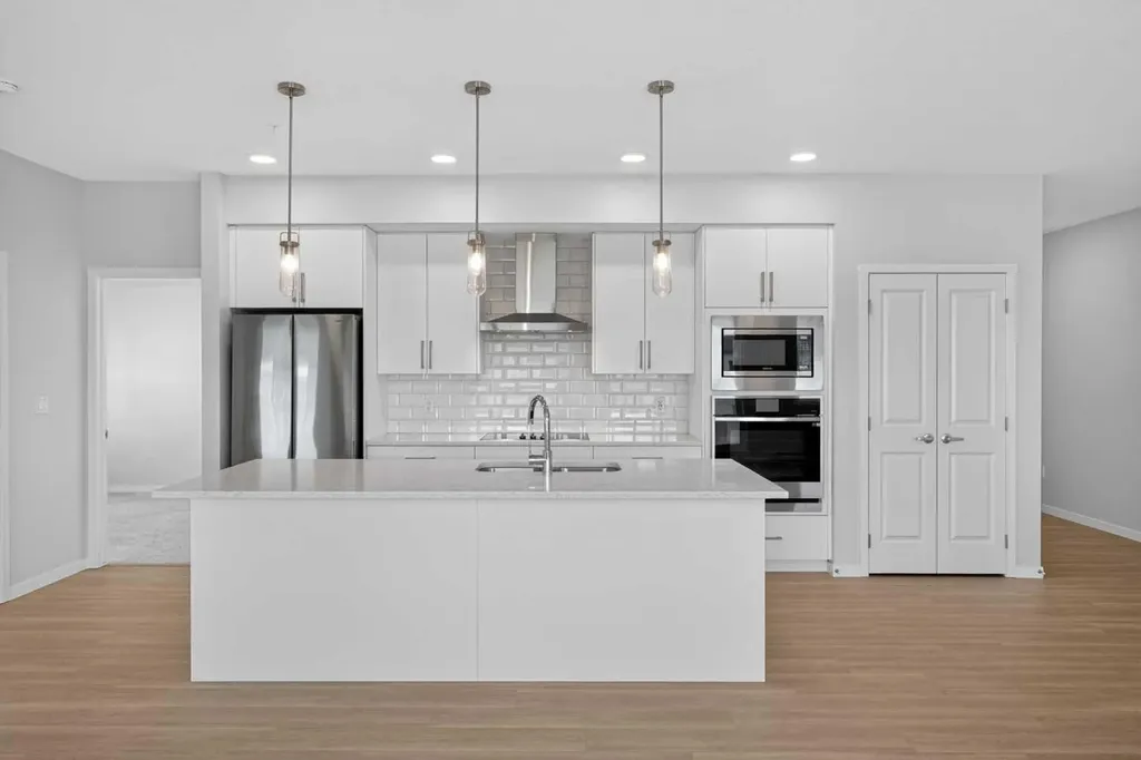 33 Carringham Gate NW Calgary AB T3P 2H6