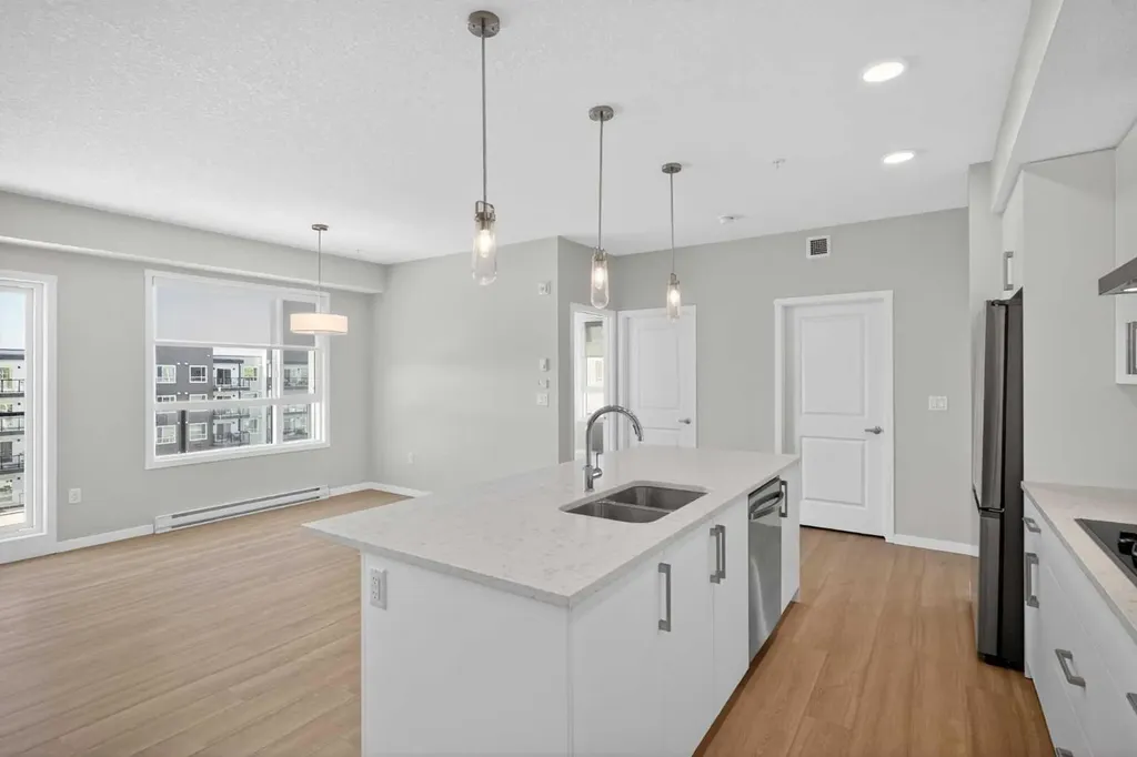 33 Carringham Gate NW Calgary AB T3P 2H6